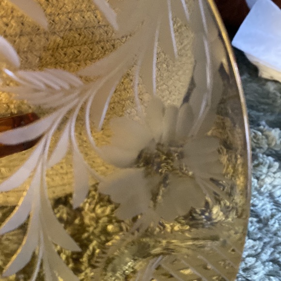 VINTAGE ETCHED AMBER GLASS SANDWICH PLATE - Picture 5 of 5